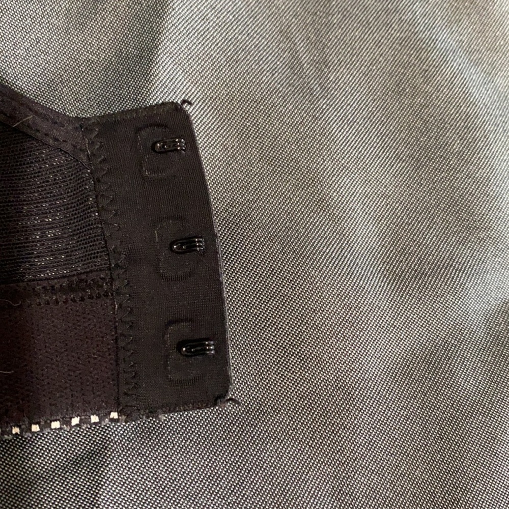 Lululemon - Picture 6 of 7